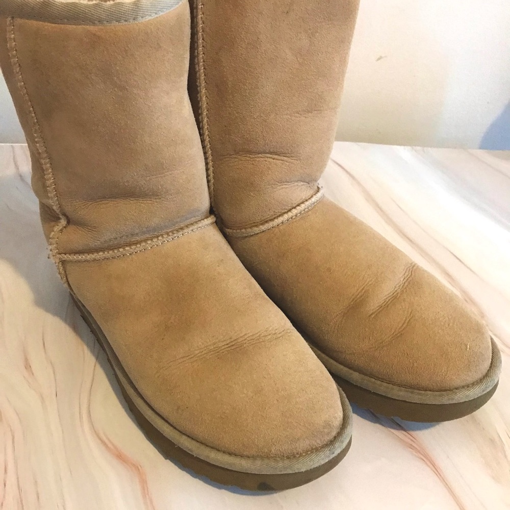 Short Sand Uggs . ✨✨